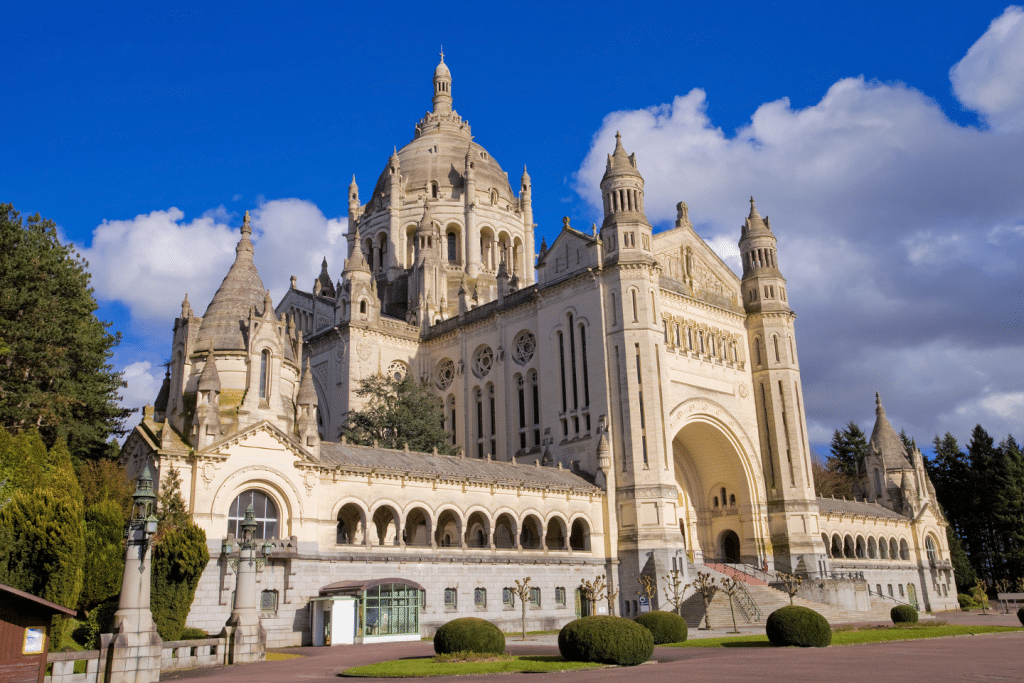 La basilique de Lisieux en Normandie