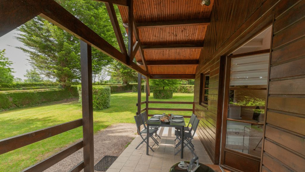 Patio Chalet 4 couchages Domaine de Guillaume