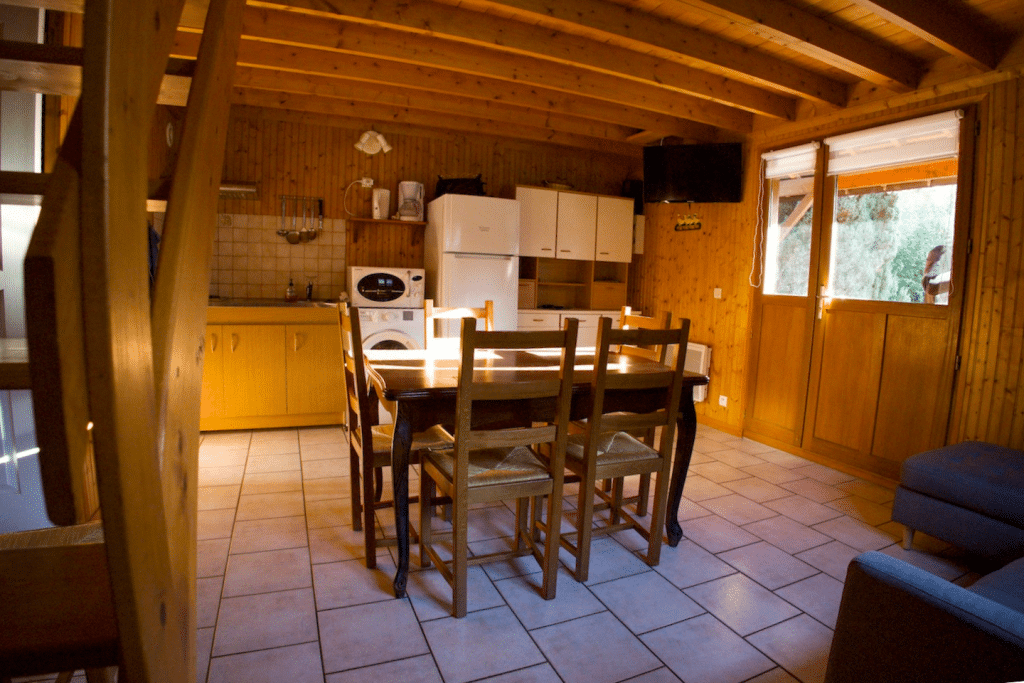 cuisine chalet 8 personnes Domaine Guillaume