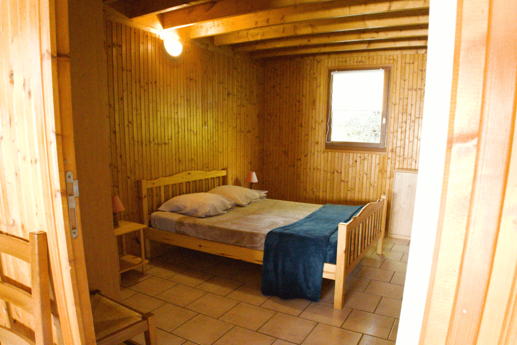 lit double chalet 8 personnes