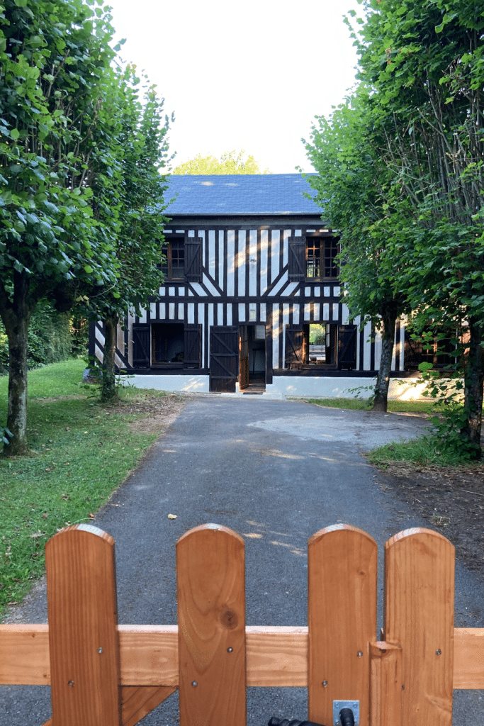 entrée gîte Petit Bois Livarot